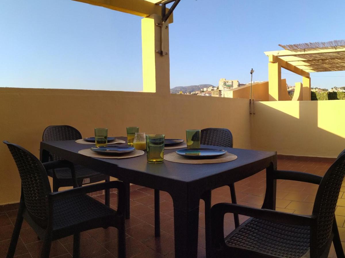 Malaga Yellow Duplex Free Parking And Terrace Luaran gambar