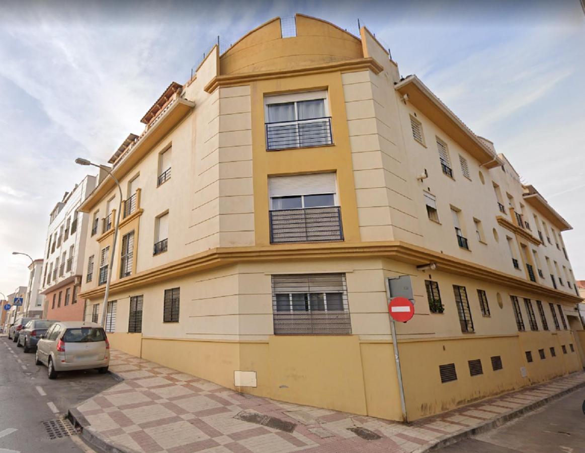 Malaga Yellow Duplex Free Parking And Terrace Luaran gambar
